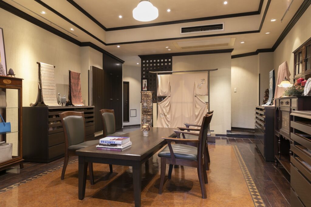 Authentic KIMONO Shop Katsura