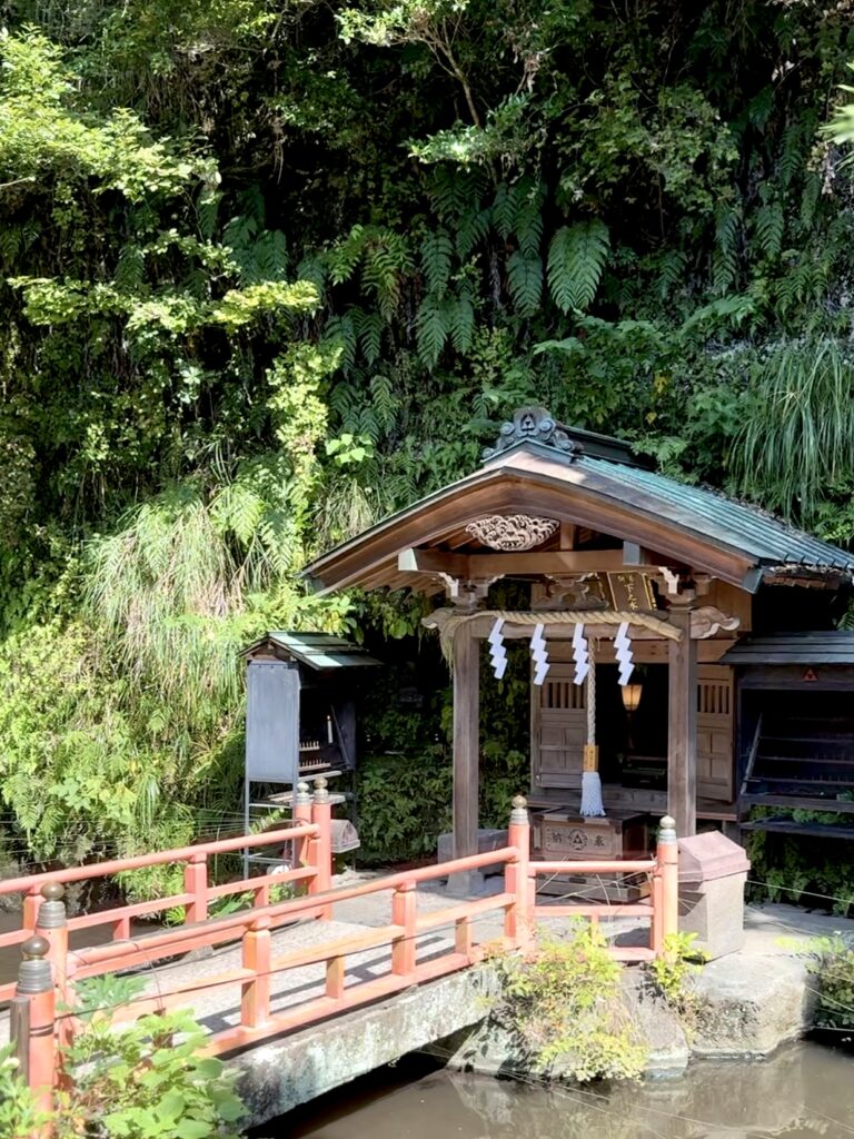 Zeniarai Benzaiten Shrine