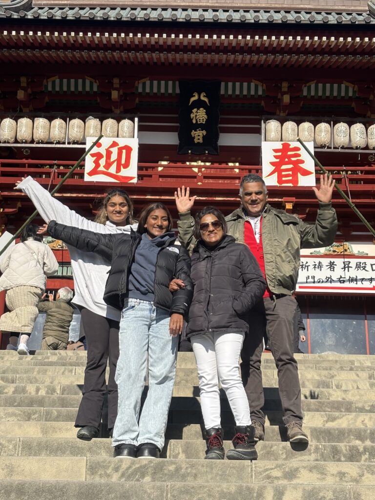Guests at Tsurugaoka Hachimangu Shrine in Kamakura