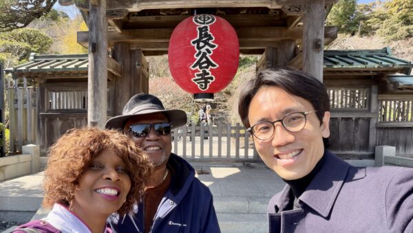 Guests visiting Hasedera Temple with a local guide during a private Kamakura tour