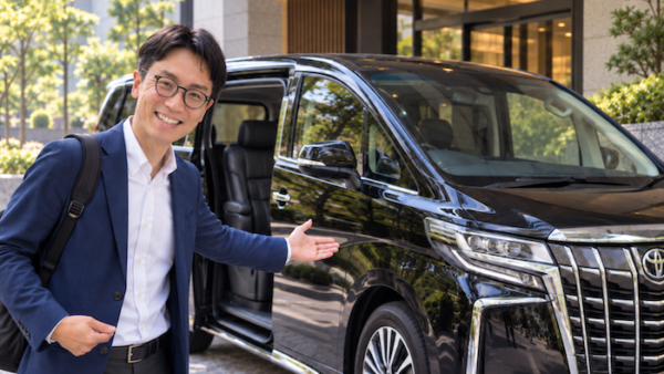 Private Kamakura tour with hotel pickup from Tokyo, welcomed by a local Kamakura-born guide and chauffeured vehicle